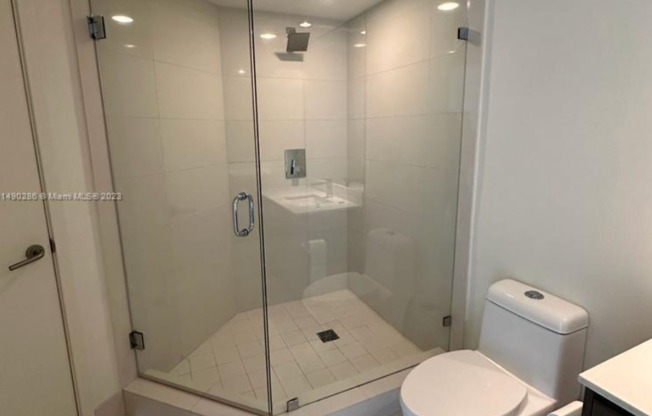 2 beds, 2 baths, $4,400, Unit # 3010