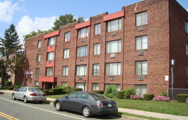 16 Niles Street