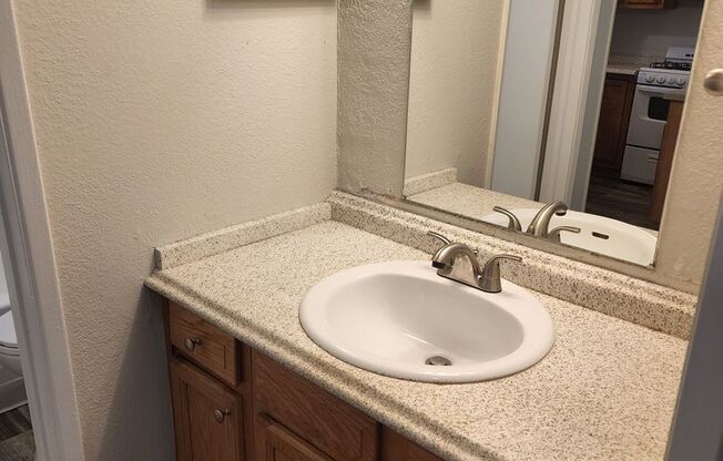 Studio, 1 bath, 370 sqft, $999, Unit 9