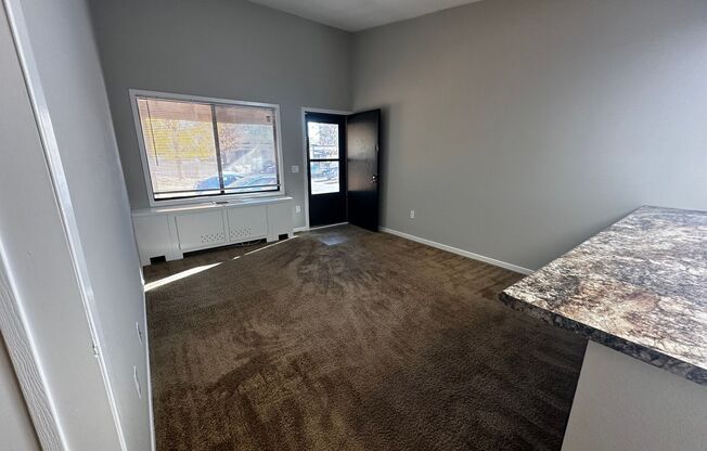 1 bed, 1 bath, 634 sqft, $899, Unit 5656 UD