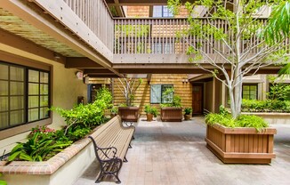 8860 Villa La Jolla Drive #307