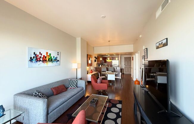 1/BD 1.5/BA Luxury High-Rise Living with Breathtaking Views and Amazing Amenities!