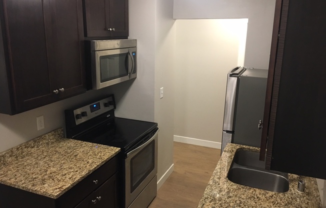 Modern Farwell Ave Apartments