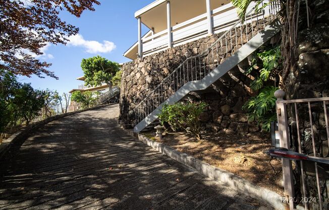 $5,500 / 4br - 4 BED 2.5 BATH HOME IN MANOA