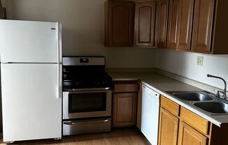 4 beds, 1 bath, $2,400, Unit UNIT 1638