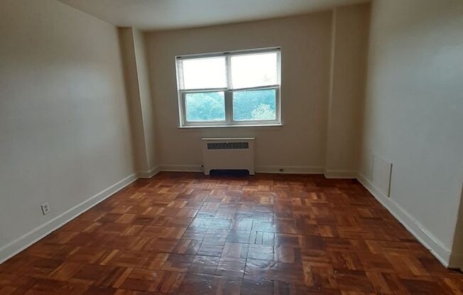 2 beds, 1 bath, 623 sqft, $1,000, Unit C51