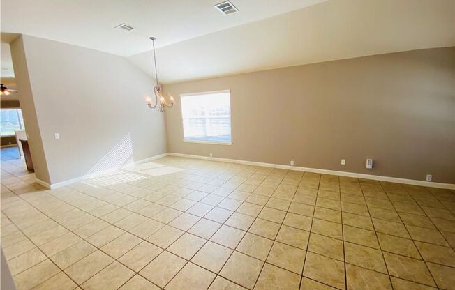 Great home in Sonoma with ceramic tile in all living areas!
