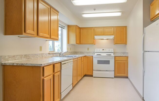 3 beds, 2 baths, $2,200, Unit 10