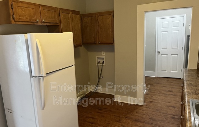 2 beds, 1 bath, $1,150