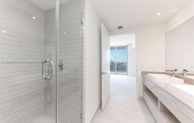 2 beds, 2 baths, $5,000, Unit # T 3509