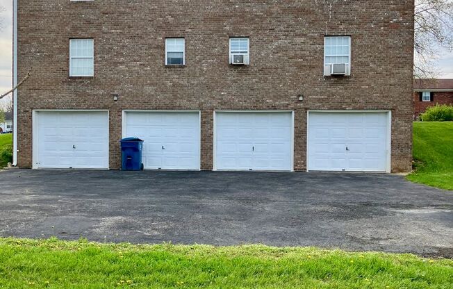 1 bed, 1 bath, 650 sqft, $799, Unit AT-4