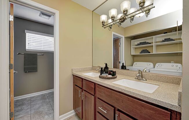 2 beds, 1.5 baths, 1,240 sqft, $1,840, Unit 2430 Alabama