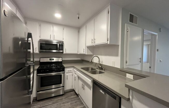 1 bed, 1 bath, 700 sqft, $2,048, Unit 208