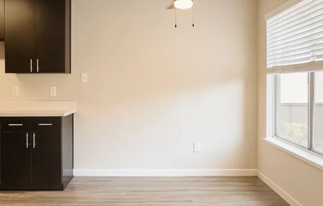2 beds, 2 baths, 946 sqft, $1,950, Unit 102