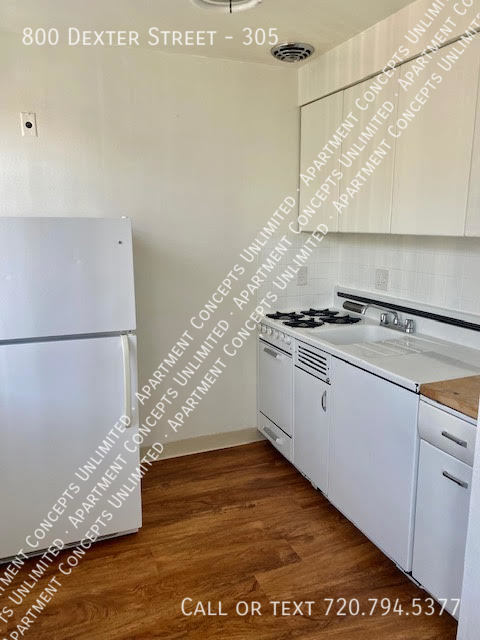 800 DEXTER ST