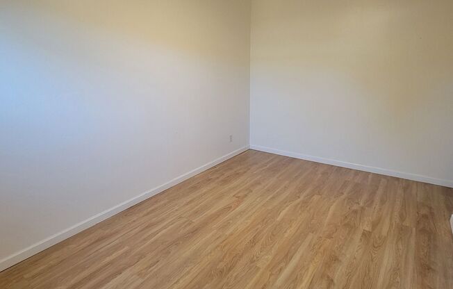 2 beds, 1 bath, $2,600, Unit D