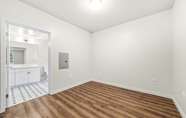 Studio, 1 bath, 828 sqft, $2,775, Unit 105
