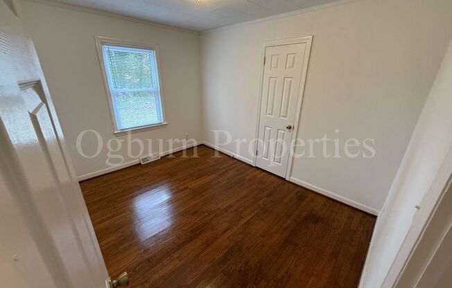 3 beds, 1 bath, $1,295