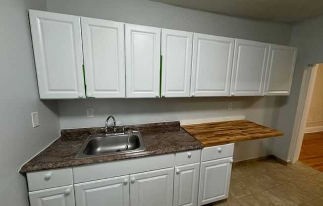 2 beds, 1 bath, $1,875, Unit 4