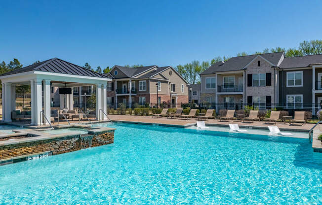 Resort style pool at Meridian Park in Collierville, TN 38017