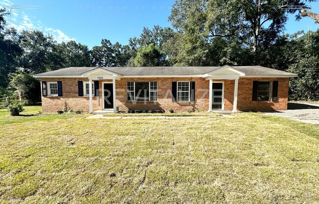 Beautifully Renovated 4 Bed/2 Bath in Mobile!