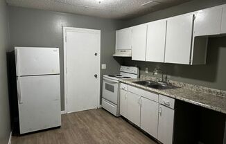 2 beds, 1 bath, 756 sqft, $1,200, Unit B