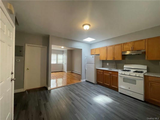 3 beds, 1 bath, 2,700 sqft, $3,150