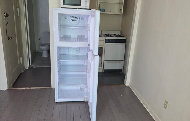 105 LUQUER ST