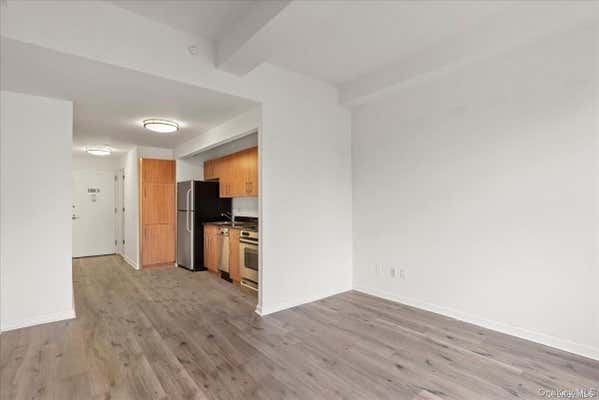 Studio, 1 bath, 400 sqft, $3,150, Unit 32F