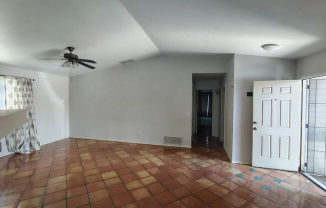 2709 W. Firebrook Road (85741)