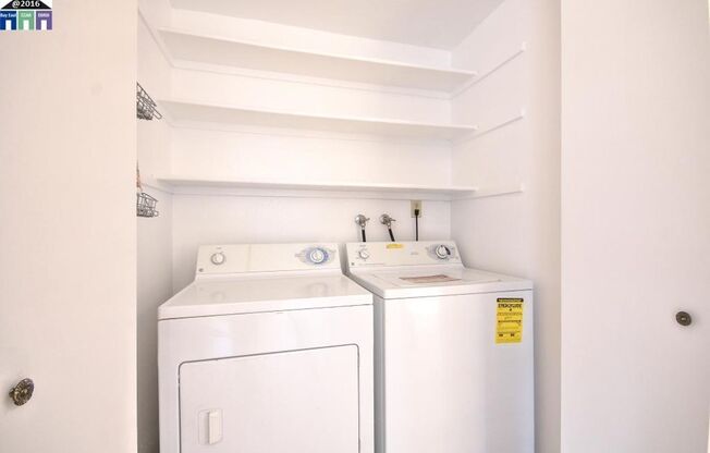 $2,590 / 2BR GORGEOUS REMODELED WARM SPRINGS CONDO IN SOUTH FREMONT