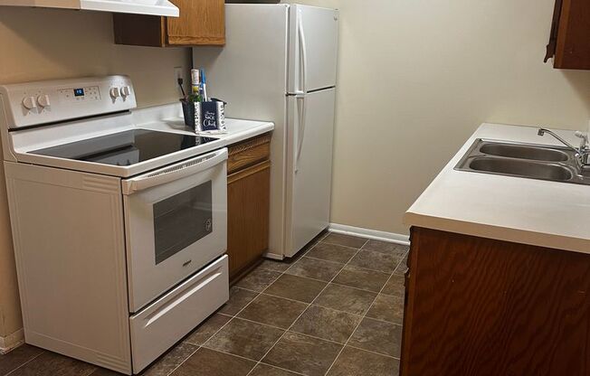2 beds, 1 bath, 756 sqft, $1,250, Unit 822-304