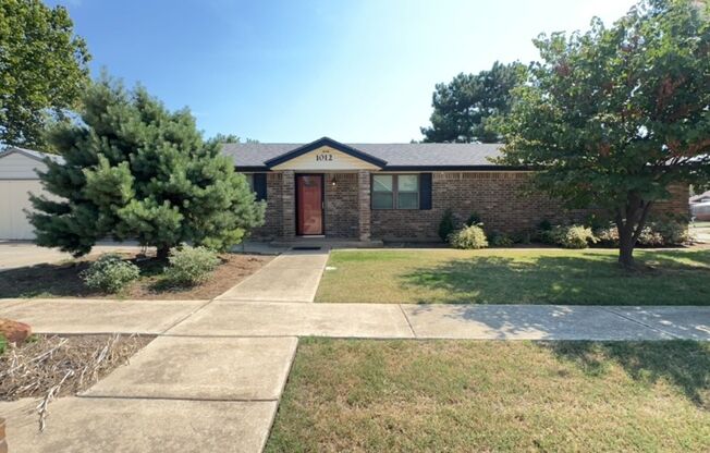 Very Nice 3 Bedroom Home in Moore Schools