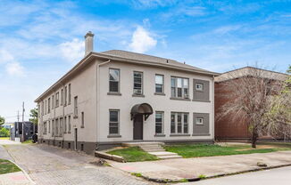 Studio, 1 bath, $875, Unit 10