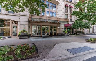 1 Bedroom Condo in Ballston - Location, Luxury, and Convenience - All in One Place!