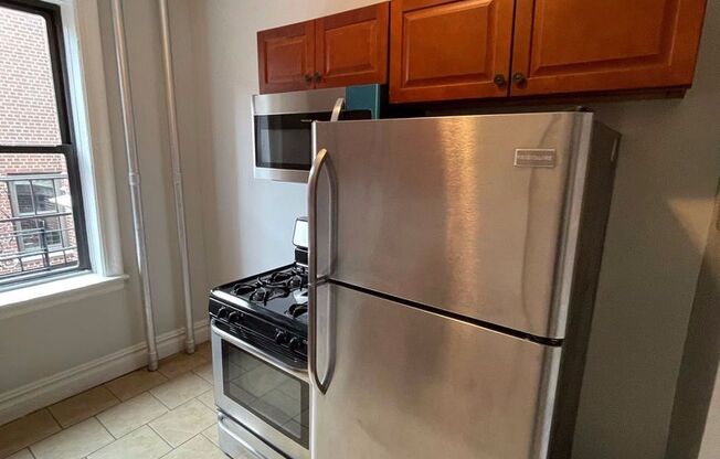 Hummingbird Heights 320