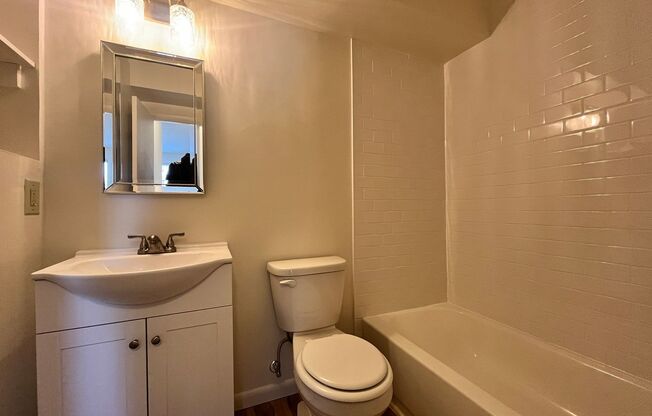 1 bed, 1 bath, 650 sqft, $1,400, Unit 2715B-2A