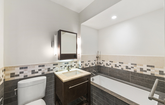 101 W 24 ST