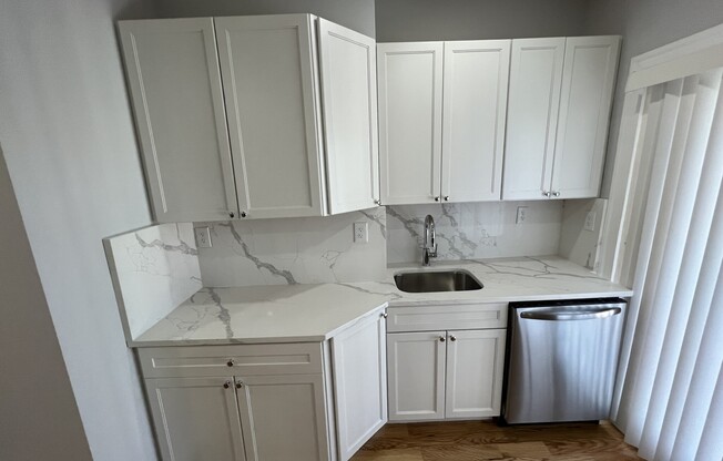 2 beds, 1 bath, $4,350, Unit 6