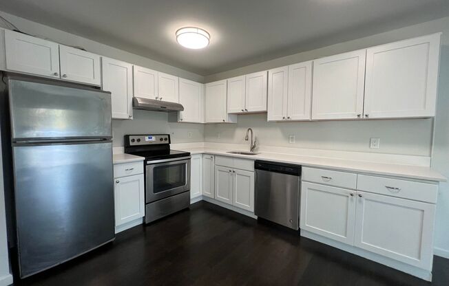 1 bed, 1 bath, 566 sqft, $2,030, Unit 215