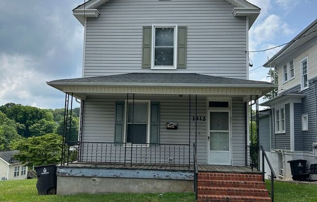 4 bedroom/1 bath Home on 4th St