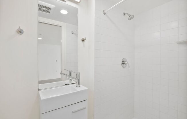 1 bed, 1 bath, 648 sqft, $2,195, Unit 3042