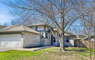 Great rental with Sunroom!!