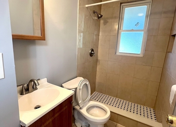 4 beds, 2 baths, 1,150 sqft, $2,934, Unit 3