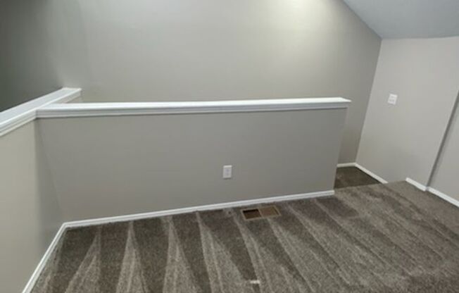 2 beds, 1 bath, 1,105 sqft, $875, Unit 2703-304