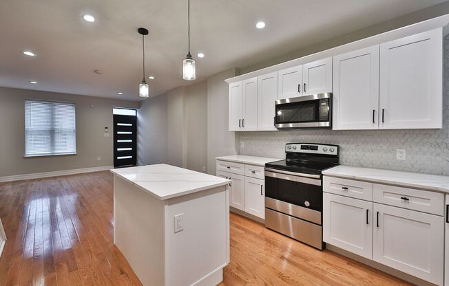 Amazing Fully Renovated 3 bed 2.5 Bath Brewerytown Home!