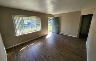 3 beds, 1 bath, $1,300