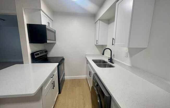 1 bed, 1 bath, 530 sqft, $1,095, Unit 51