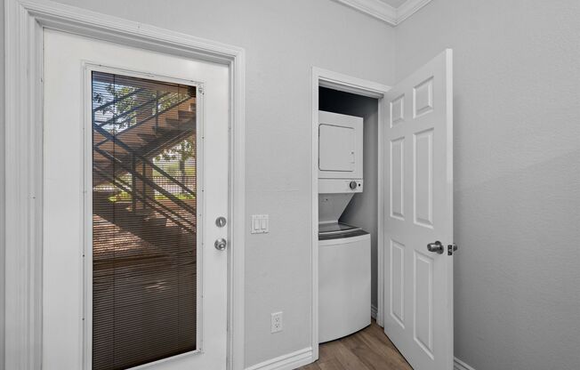 2 beds, 2 baths, $1,699, Unit Unit 102
