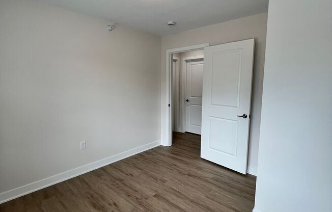 2 beds, 1 bath, 850 sqft, $1,600, Unit 8487 - B12